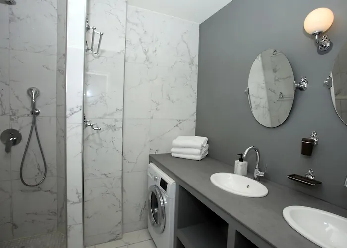 5 Min Des Plages Croisette *